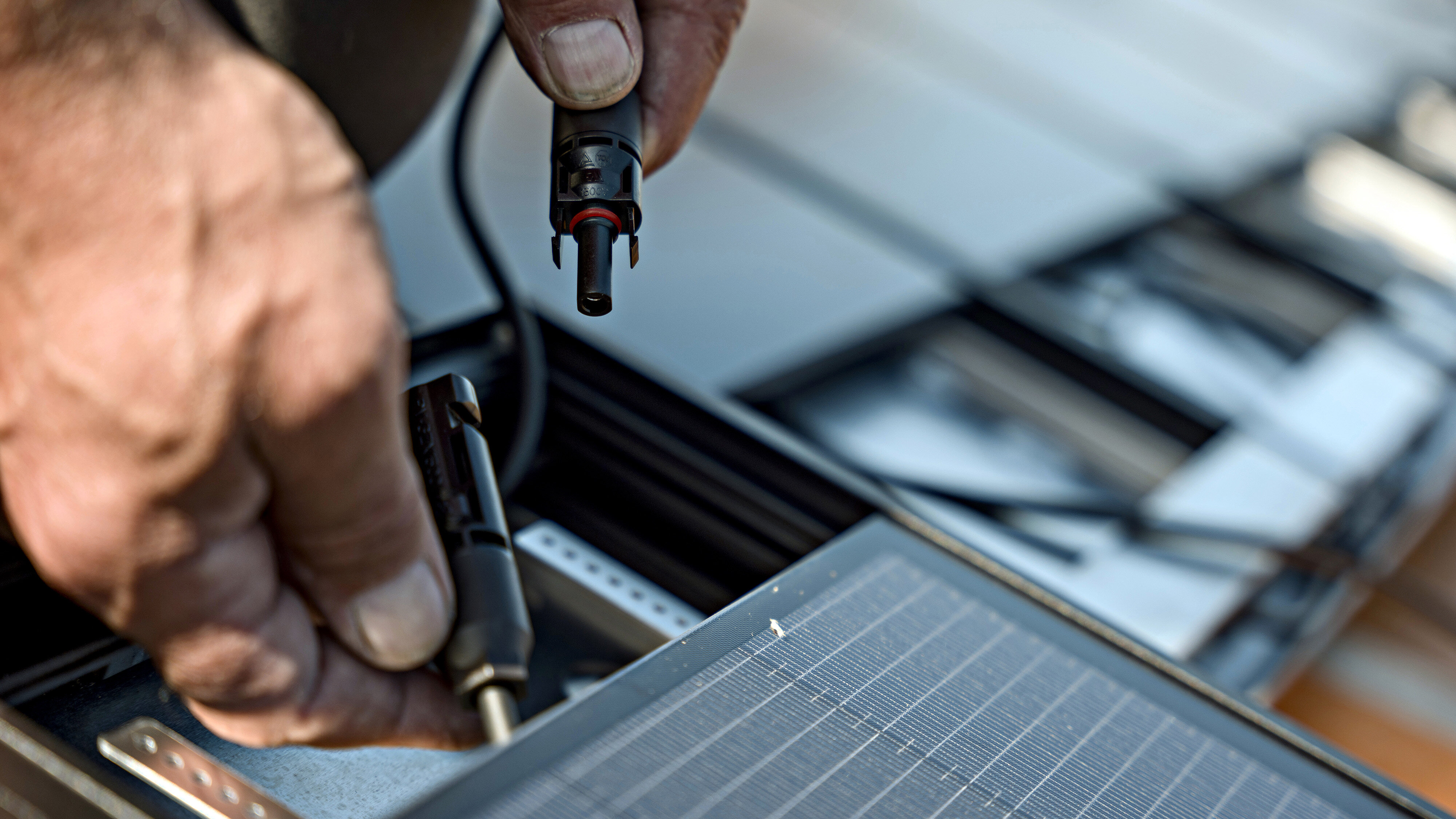 MB Tile easy installation and maintainability